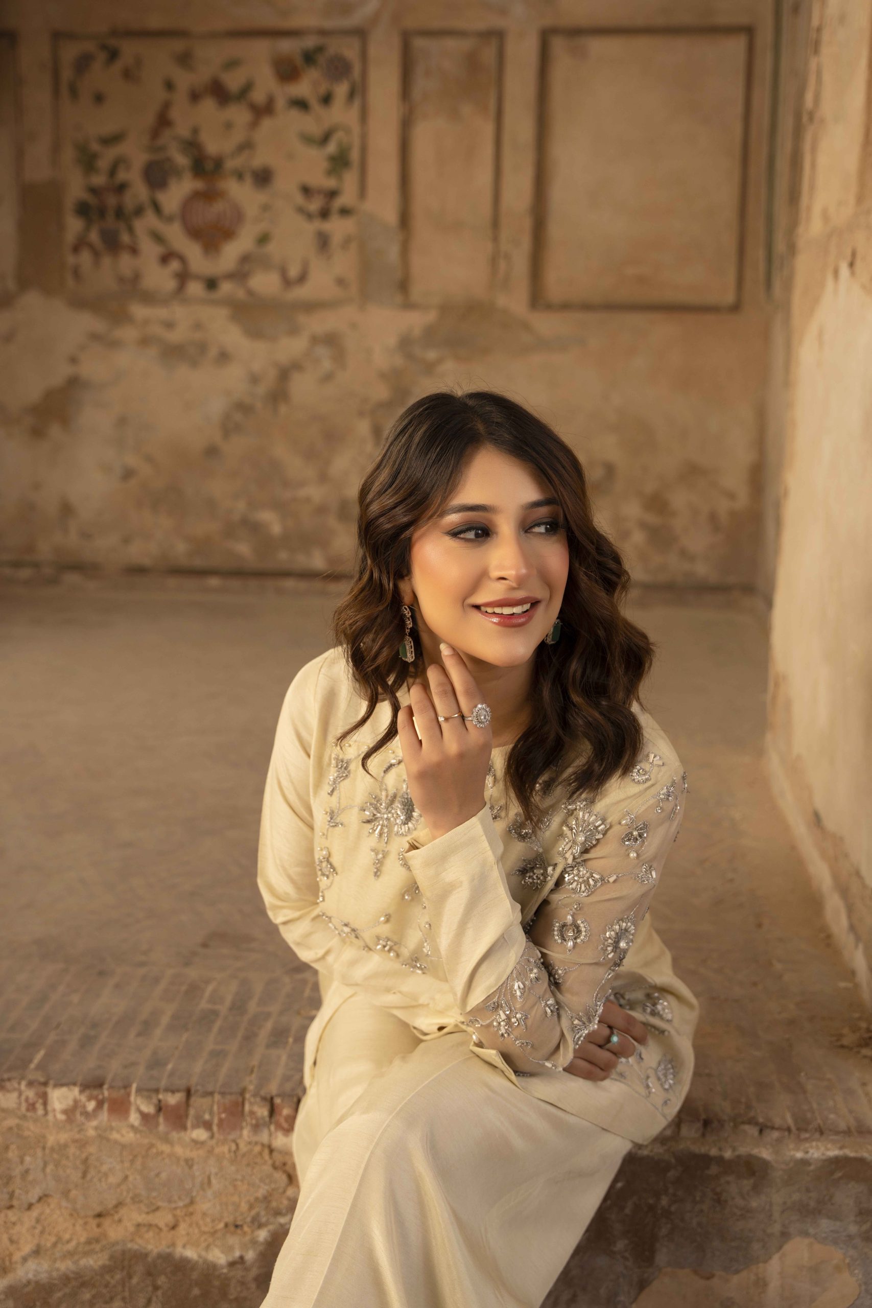 Ivory Whisper – Fusion Elegance - Image 2