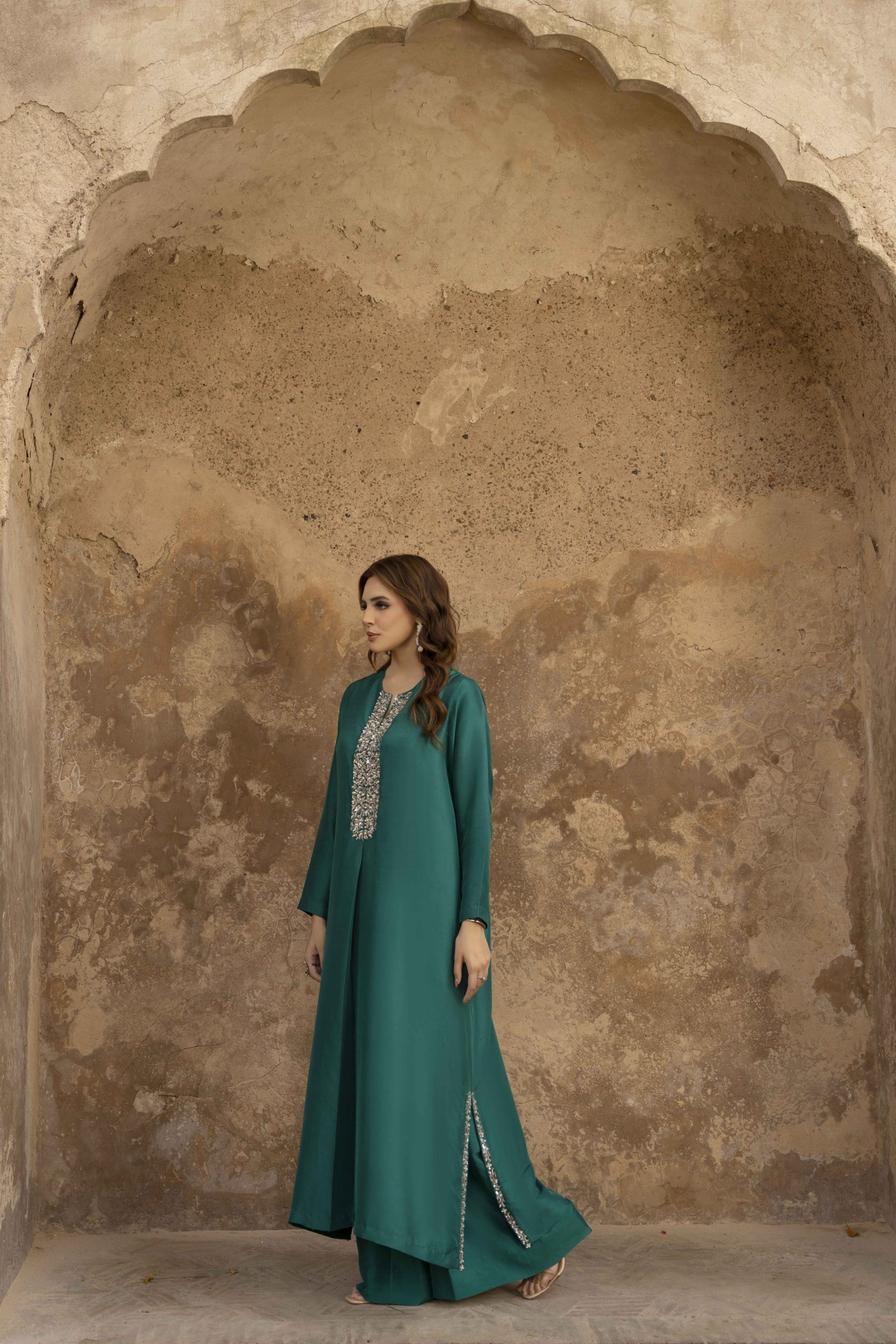 Emerald Veil – Whisper of Royalty - Image 9