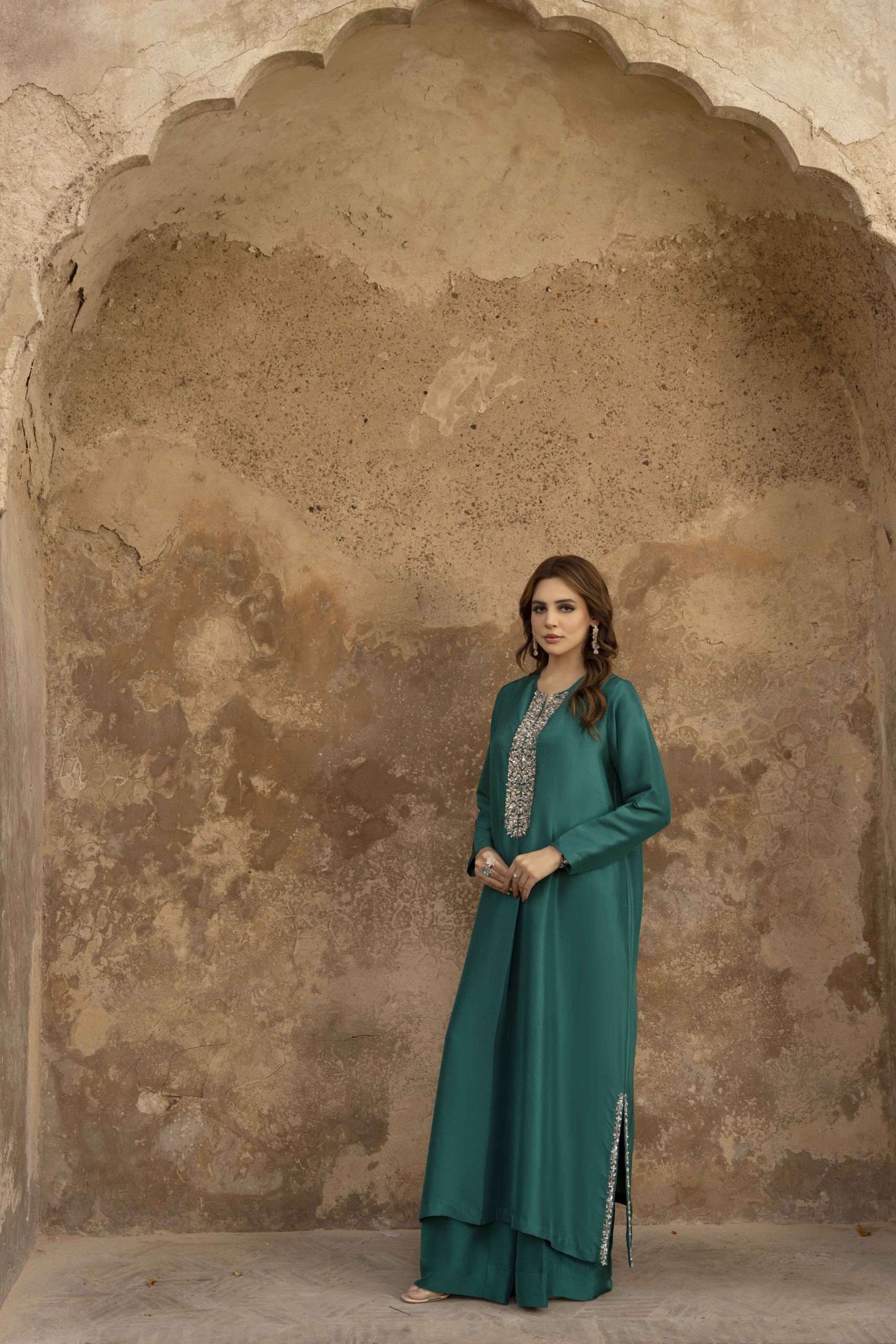 Emerald Veil – Whisper of Royalty - Image 8