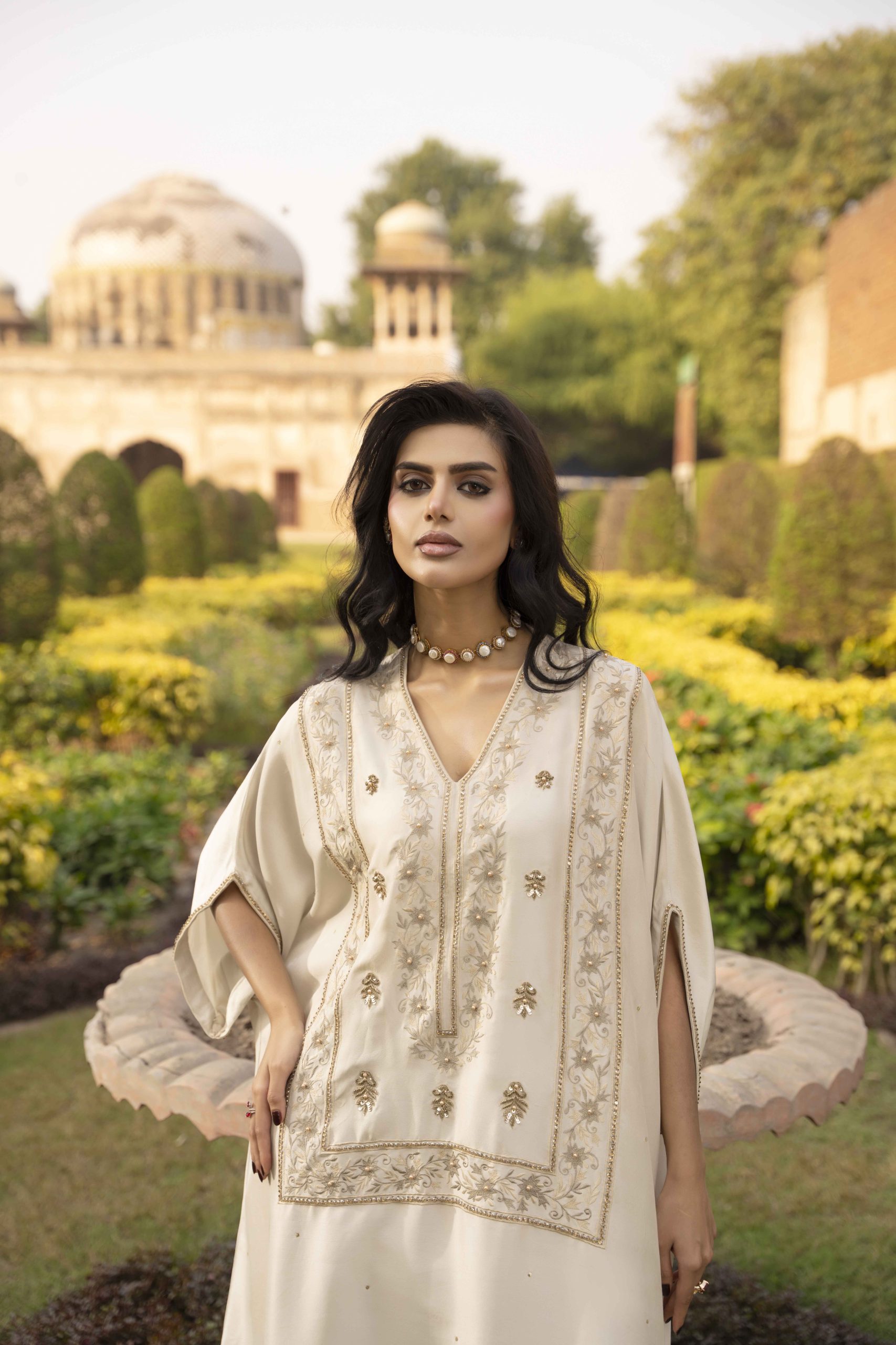 Ethereal Dune kaftaan - Image 6