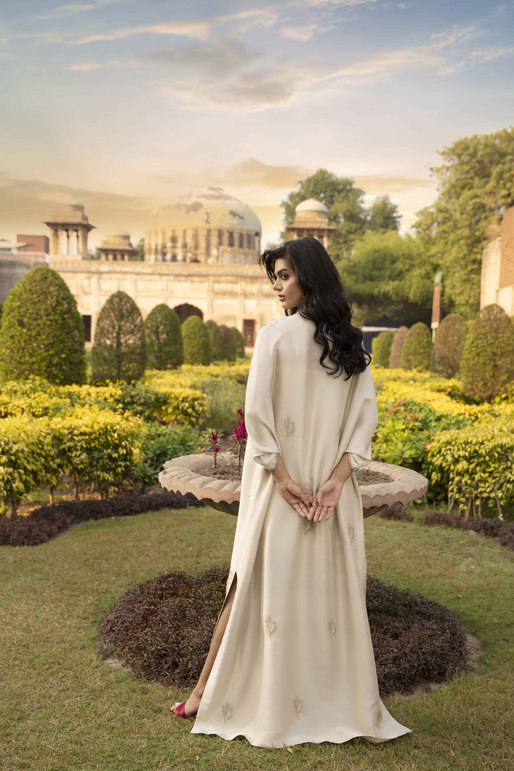 Ethereal Dune kaftaan - Image 4