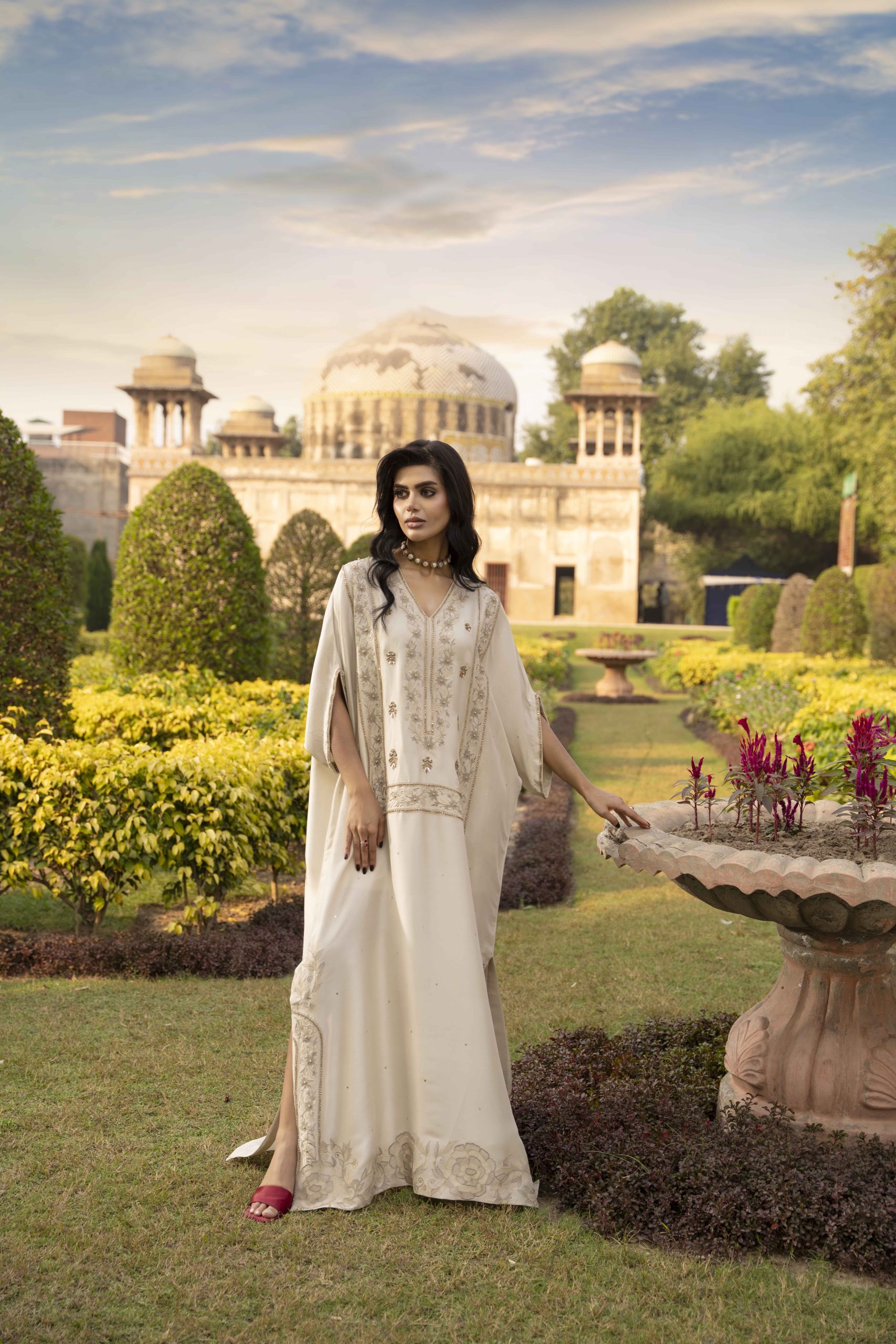 Ethereal Dune kaftaan - Image 3